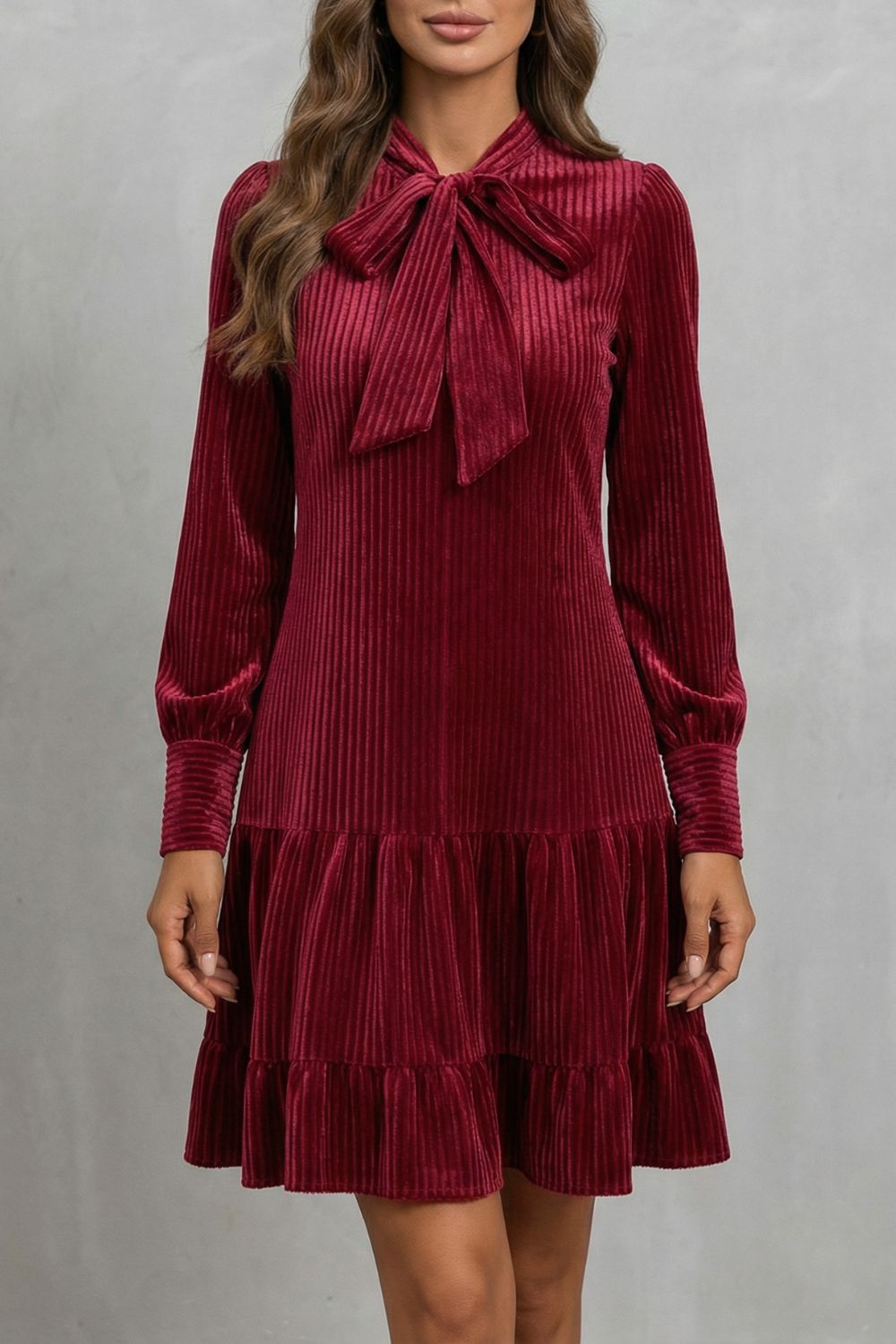 Valériane – Détail nœud papillon – Robe courte en velours côtelé