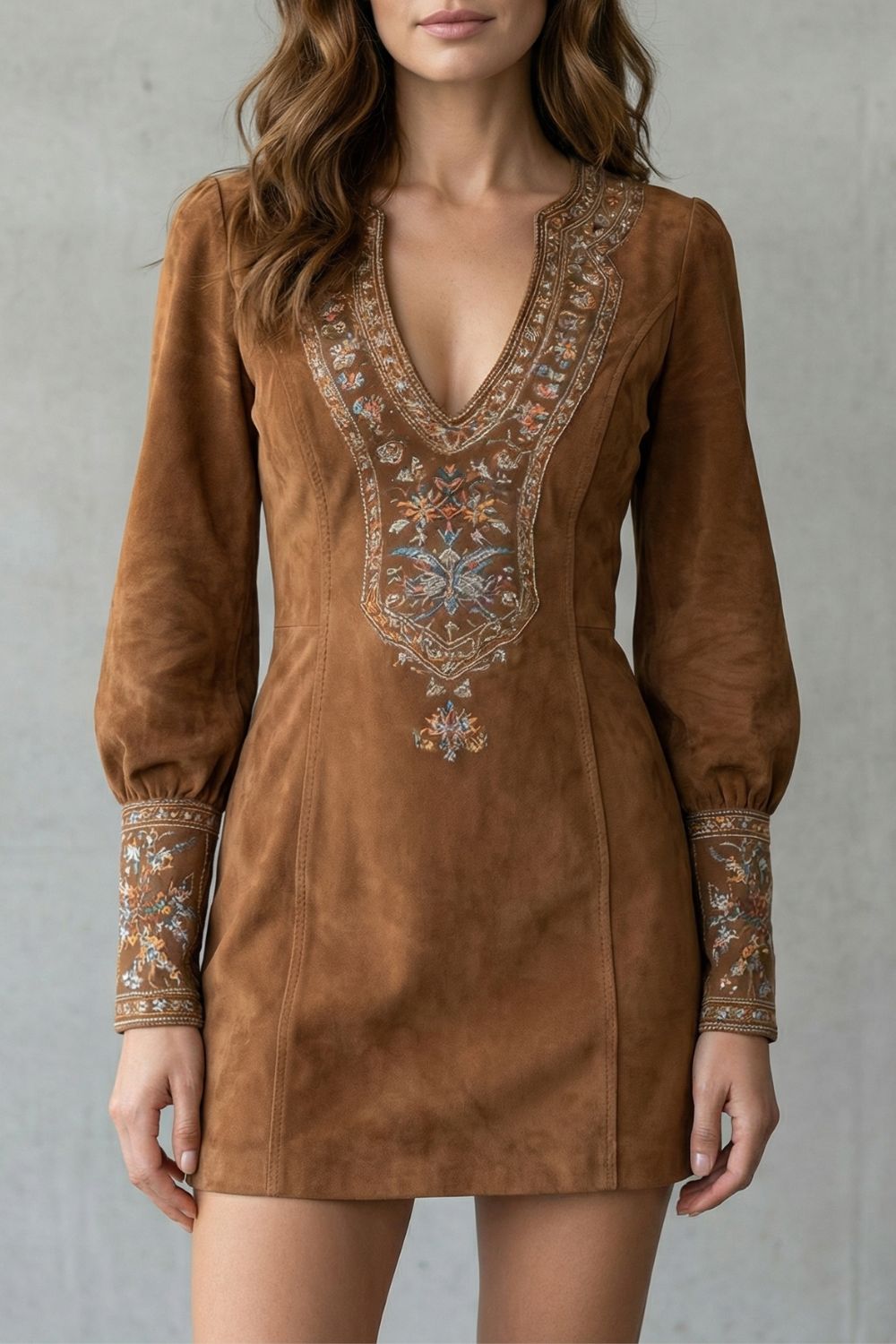 Eliranne – Détail brodé – Mini-robe bohème