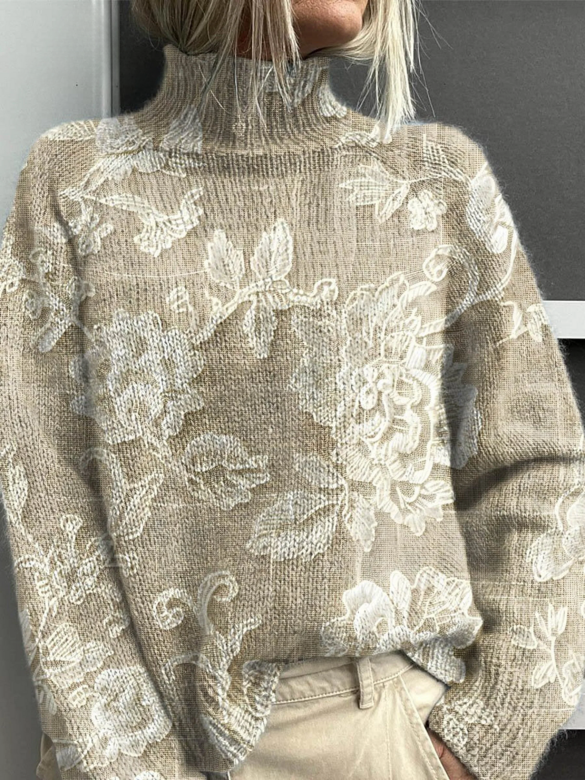 Lydia | Pull à col roulé fleuri vintage intemporel