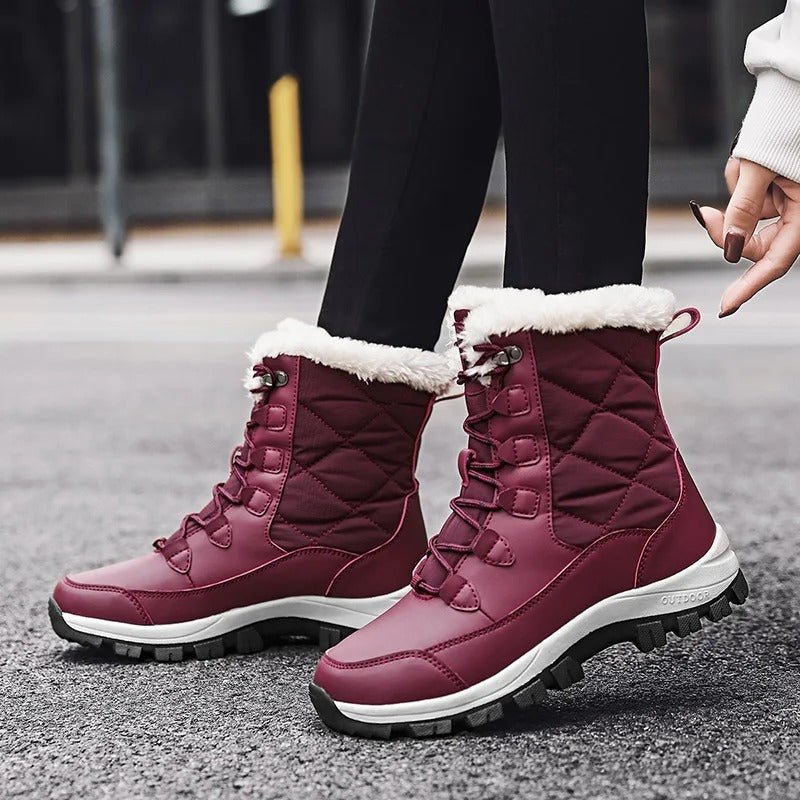 Lia™ | Ankle snow boots with warm fur and deep sole pattern
