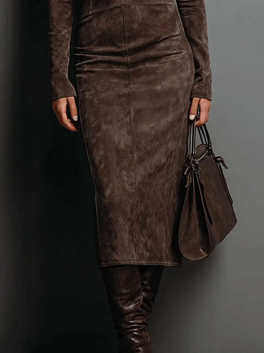 Robe midi en daim à col montant et manches longues