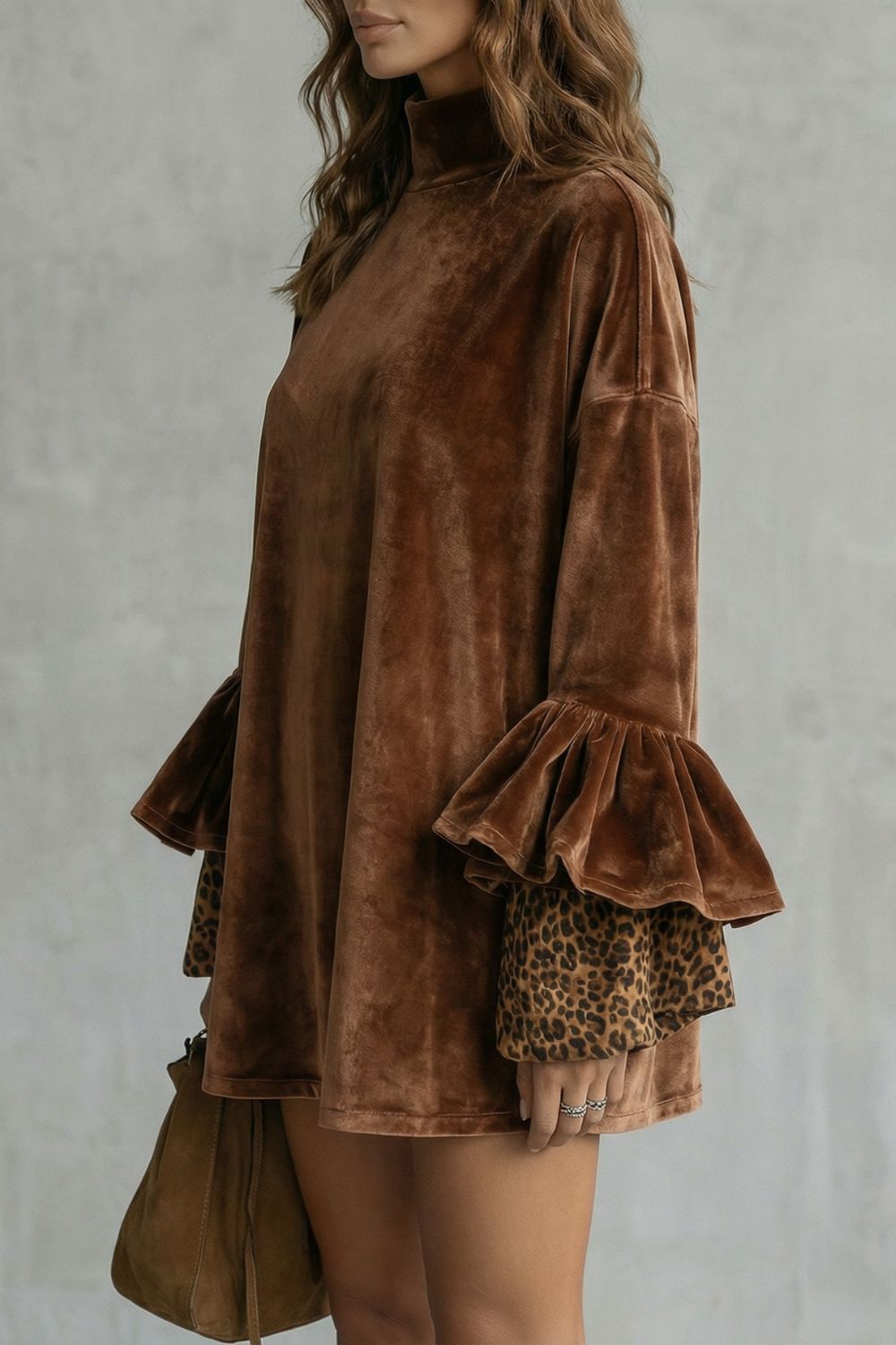 Robe courte en velours Velanique – Manches à volants