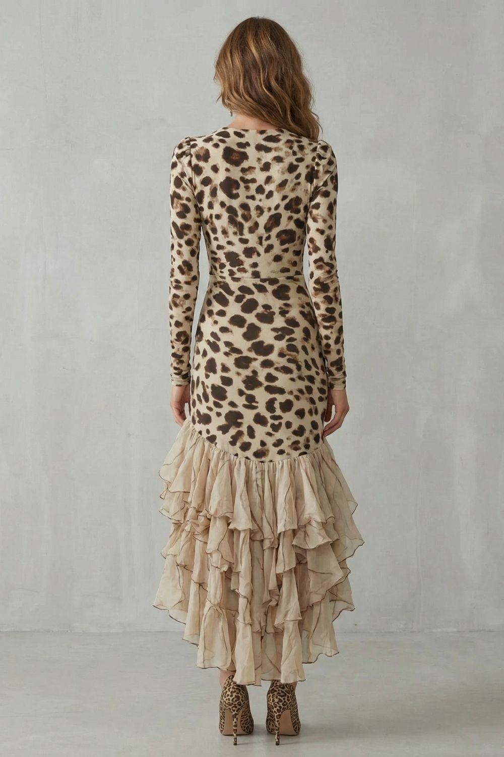 Lioraé - Robe midi à ourlet volanté et imprimé léopard