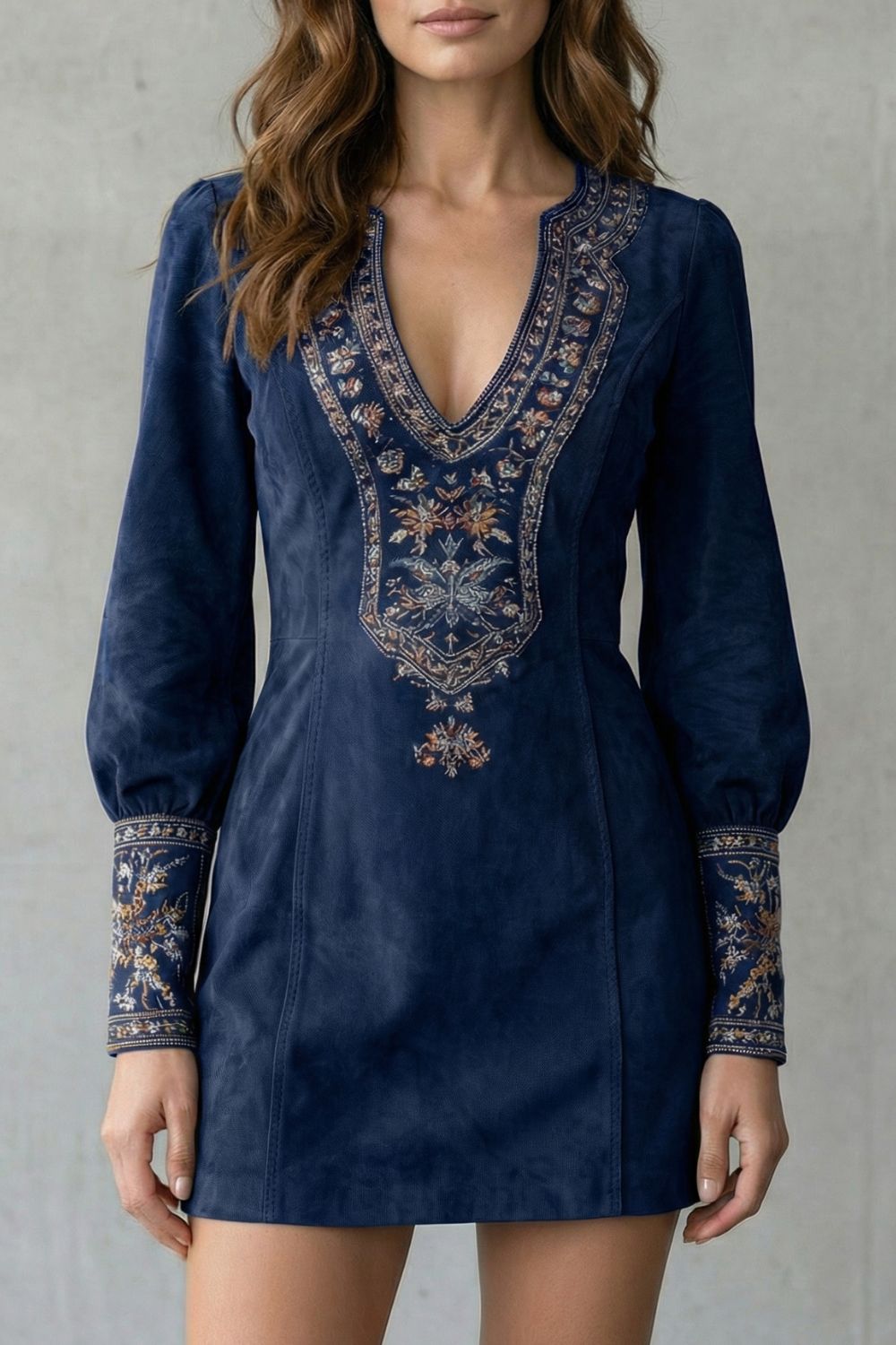 Eliranne – Détail brodé – Mini-robe bohème