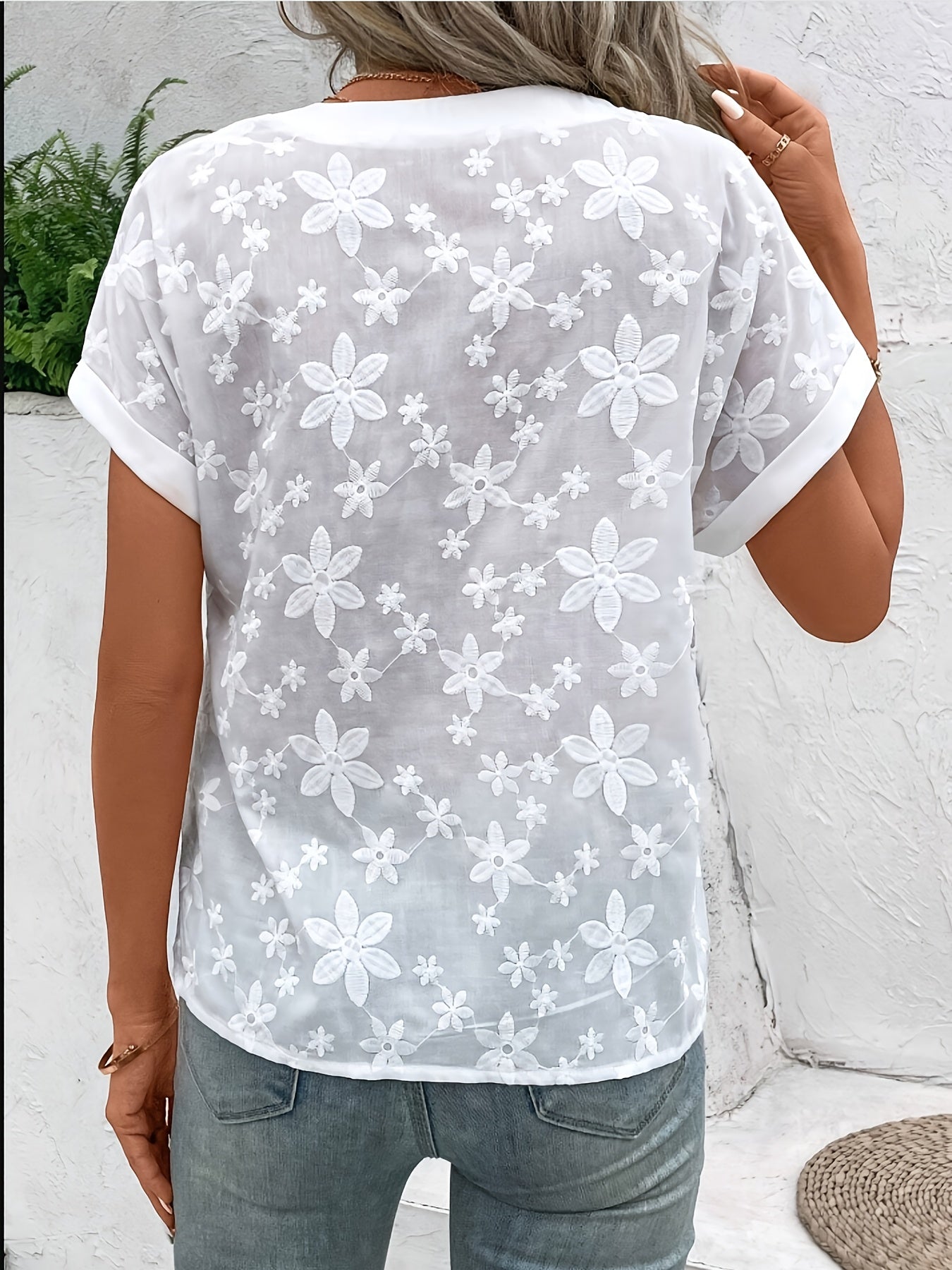 Tamara™ | Elegant white blouse with floral pattern