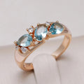 Bague vintage élégante en or ornée d'un zircon bleu 
