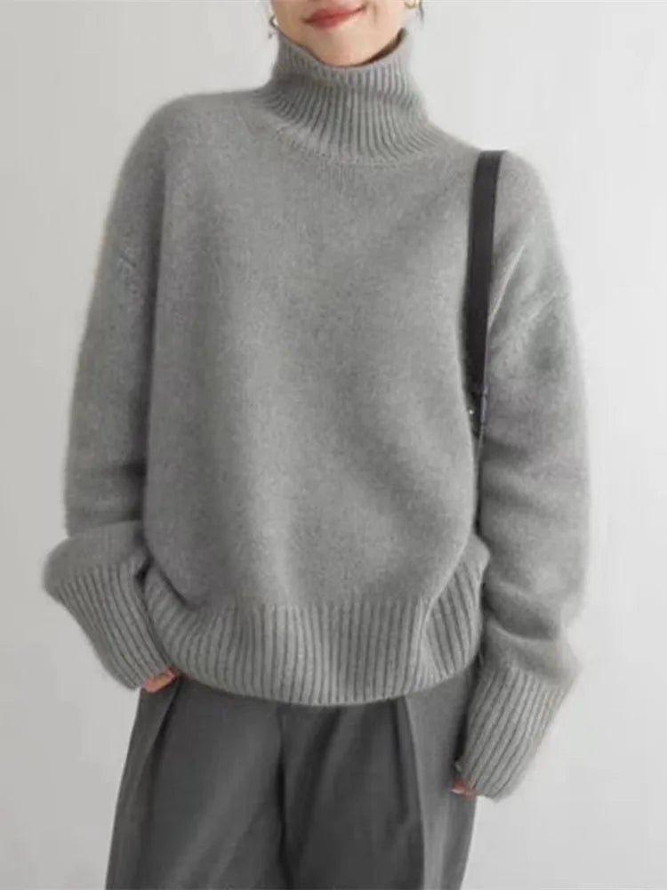 Aurika | Fashionable and comfortable sweater with a high collar 