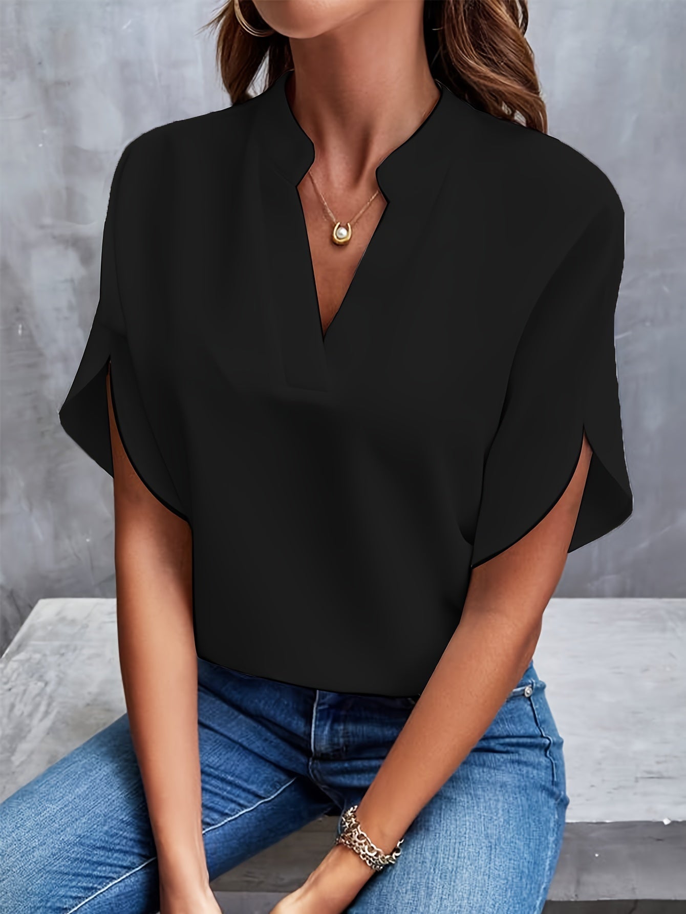 Mieke™ | Solid V-neck blouse
