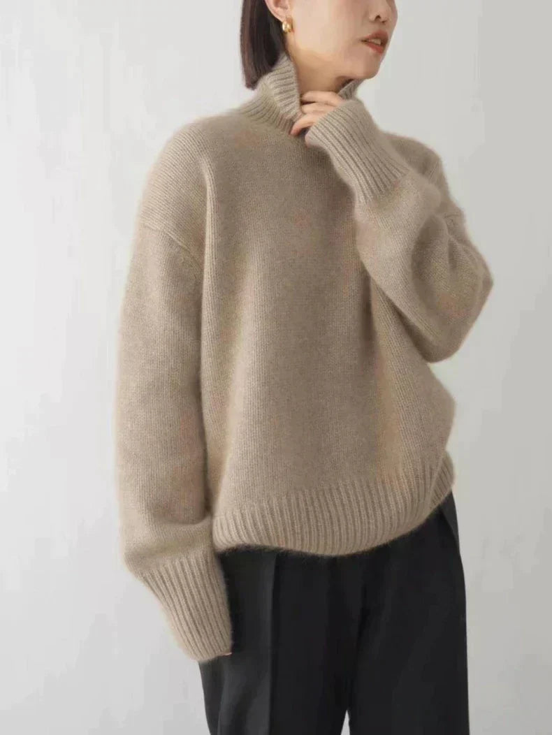 Aurika | Fashionable and comfortable sweater with a high collar 