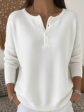 Île | Pull en maille douce avec encolure boutonnée discrète