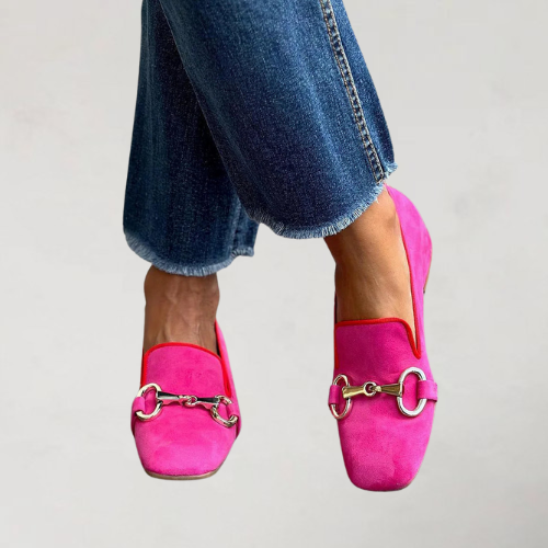 Saluer | Enfiler des mocassins 