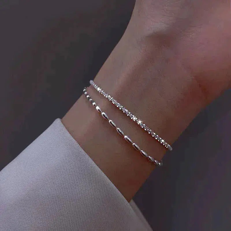 Bracelet élégant en argent serti de pierres de zircone