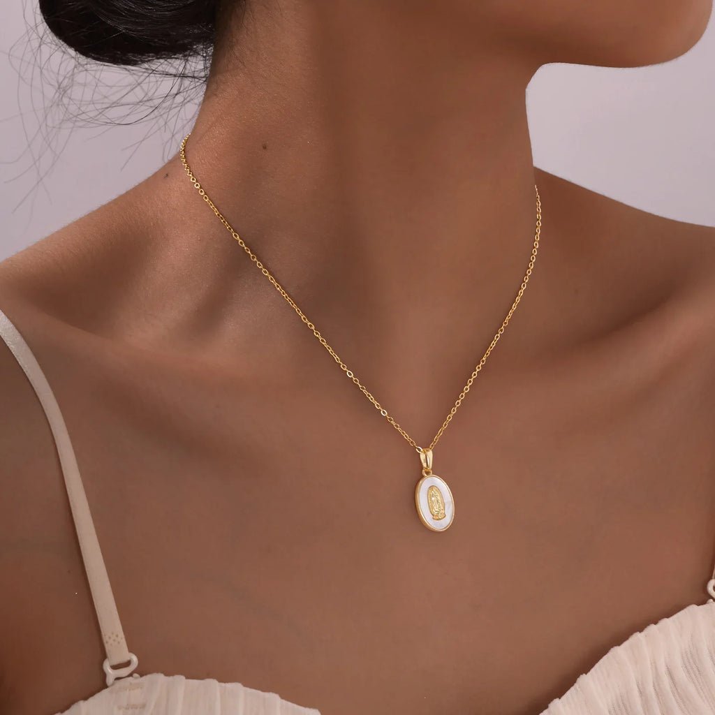 Collier pendentif ovale Mary en or