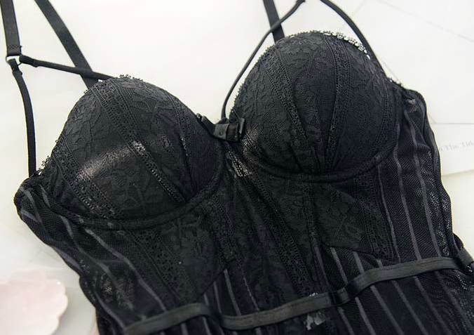 ENSEMBLE CORSET EN DENTELLE LORETTA