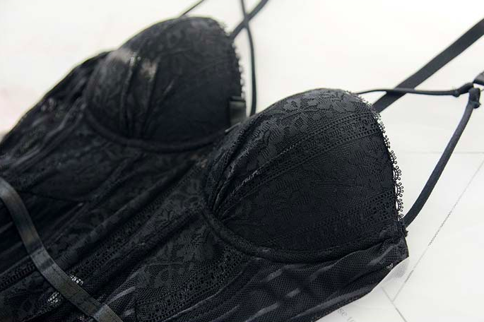ENSEMBLE CORSET EN DENTELLE LORETTA
