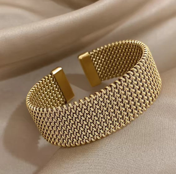 Elegant Braided Mesh Bracelet with Open Design 