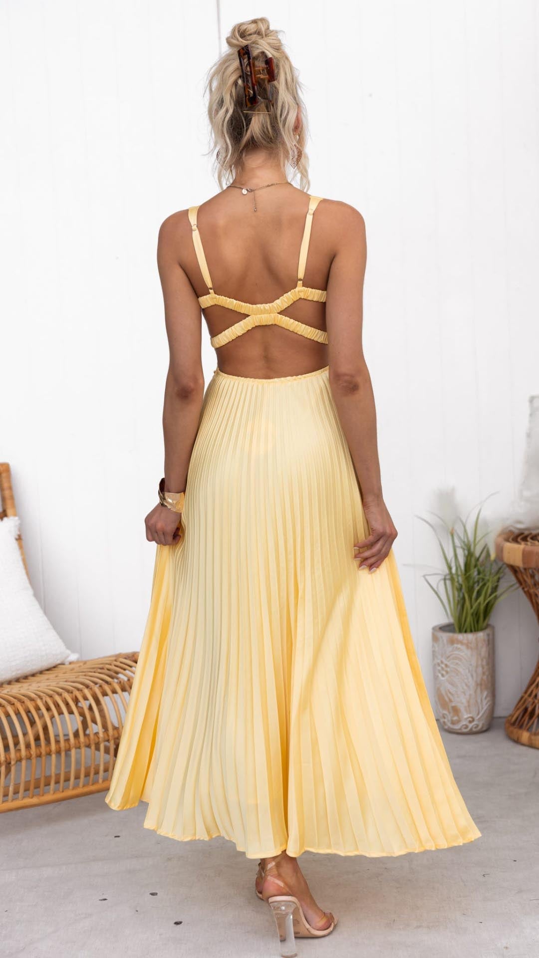 Nayeli - Robe longue élégante plissée à col en V