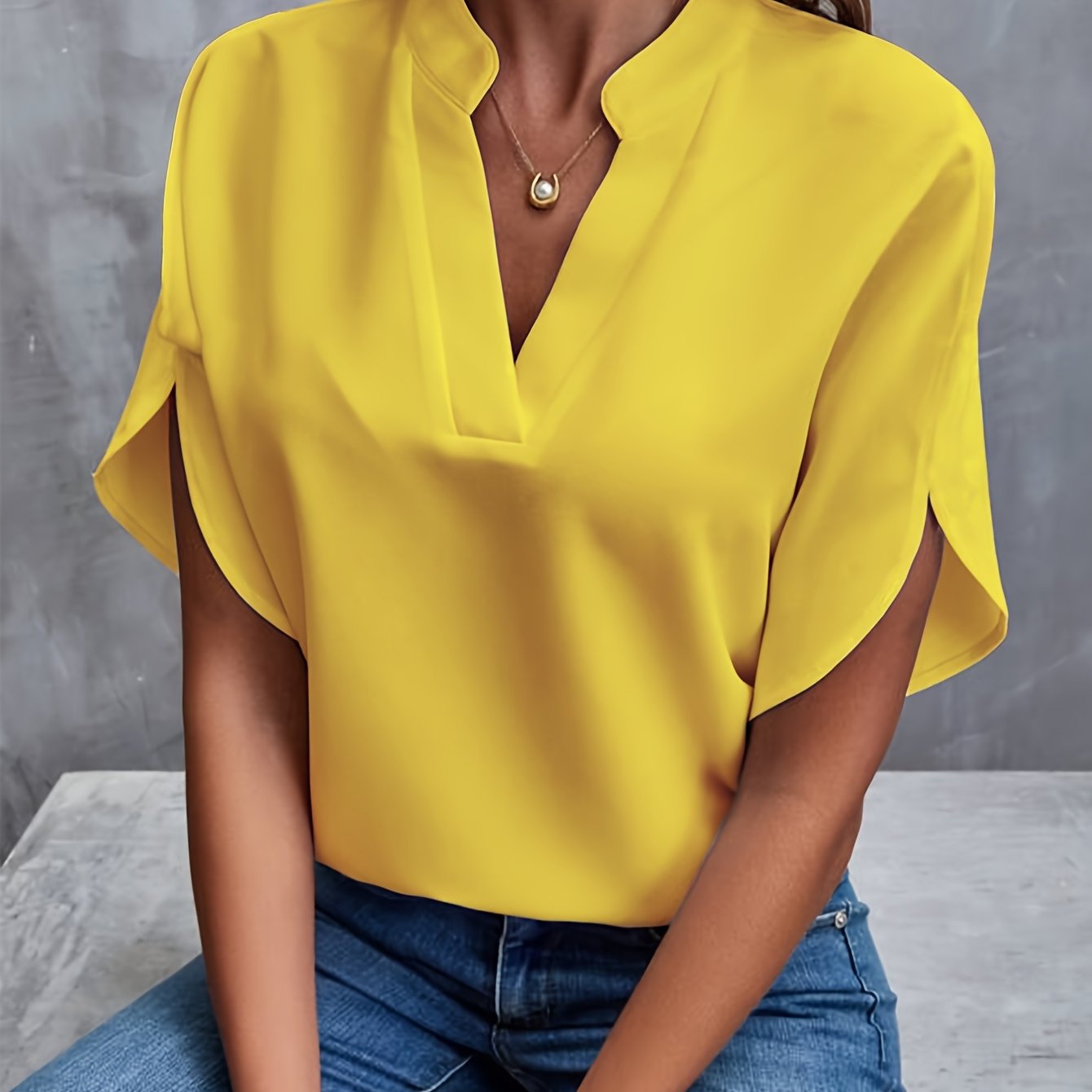 Mieke™ | Solid V-neck blouse
