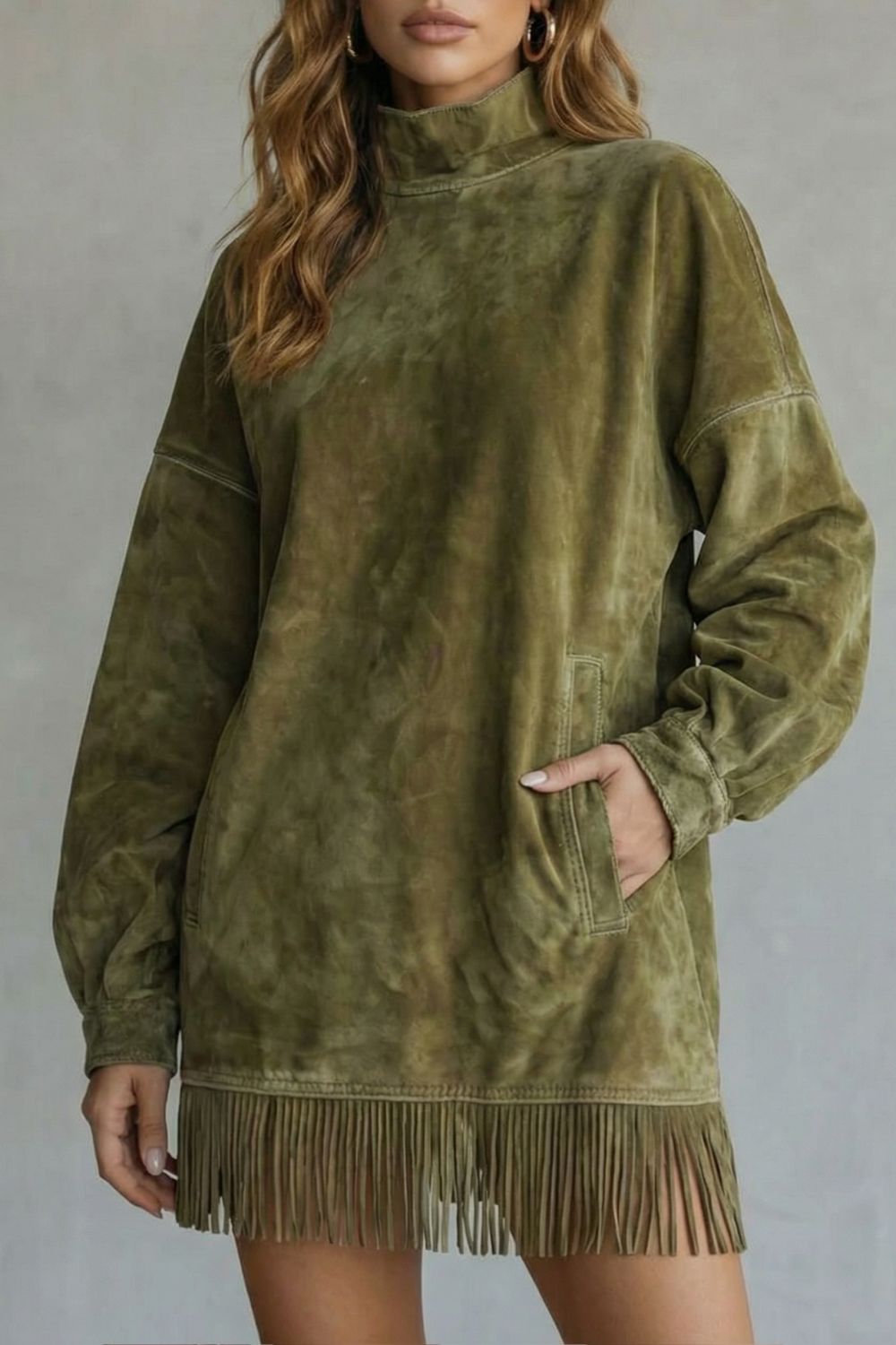 Robe courte Viretta à col roulé et franges en daim