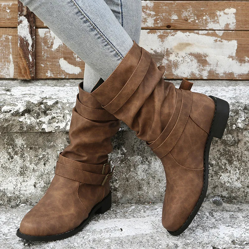 ÉLÉGANTE TENDANCE VOETMODE avec | Stijlvolle Winterlaarzen met Metalen Verfraaiing | Modieuze Enkellaarsjes 