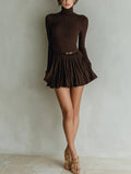 Robe moulante mini marron texturée, élégante et stylée