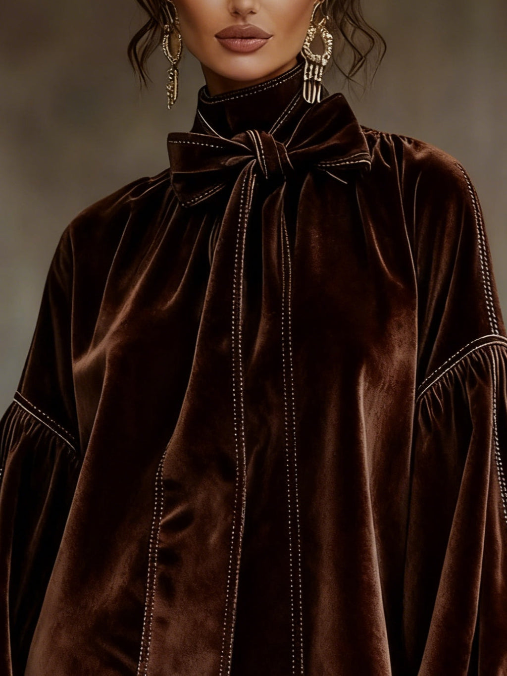 Robe courte à manches lanternes et nœud papillon en velours marron foncé