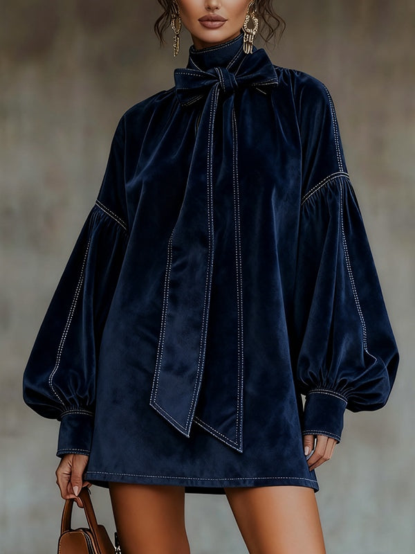 Robe courte à manches lanternes et nœud papillon en velours bleu foncé