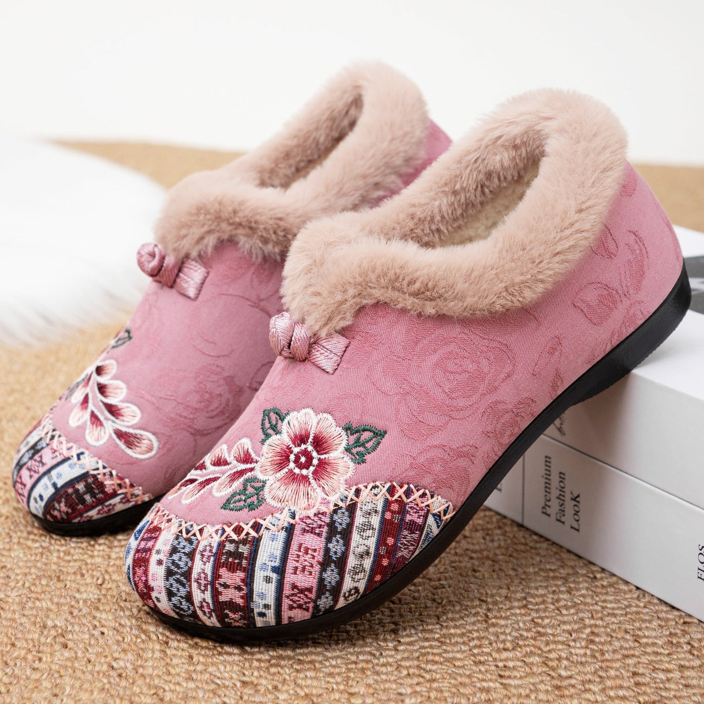 Fleurine | Cozy Shoes with Floral Embroidery and Plush Lining