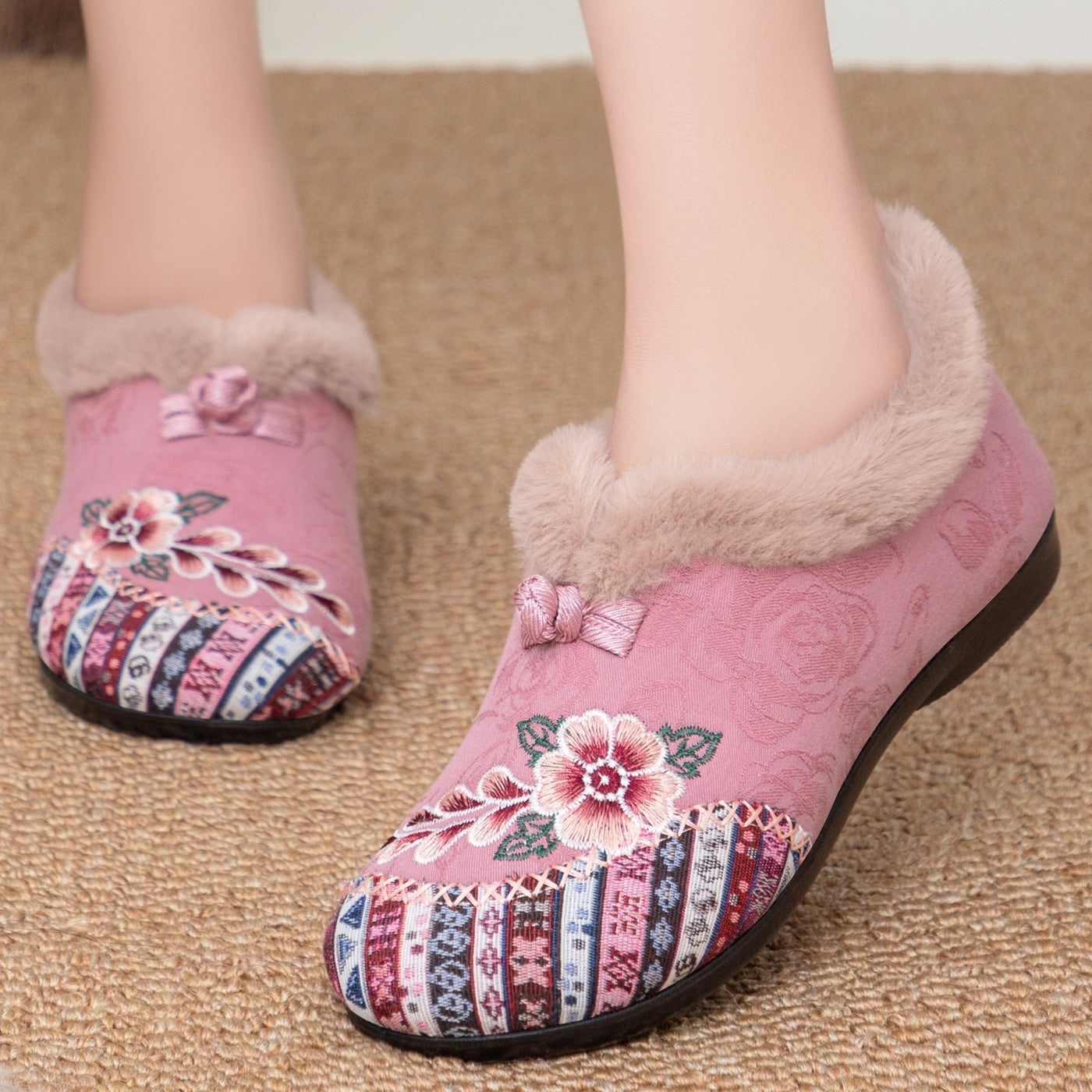 Fleurine | Cozy Shoes with Floral Embroidery and Plush Lining