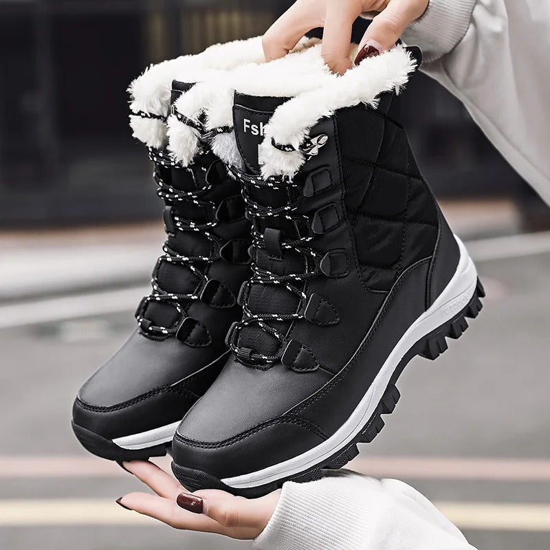 Lia™ | Ankle snow boots with warm fur and deep sole pattern