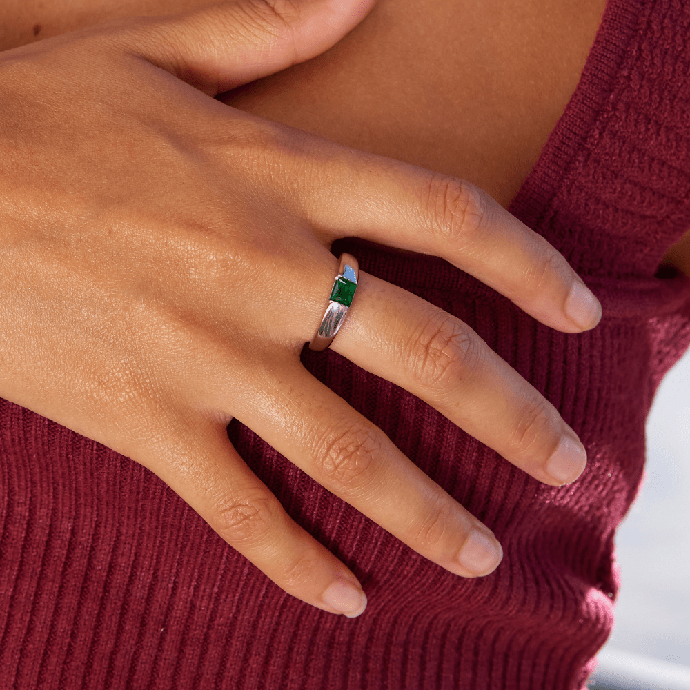Bague en argent, braise et émeraude