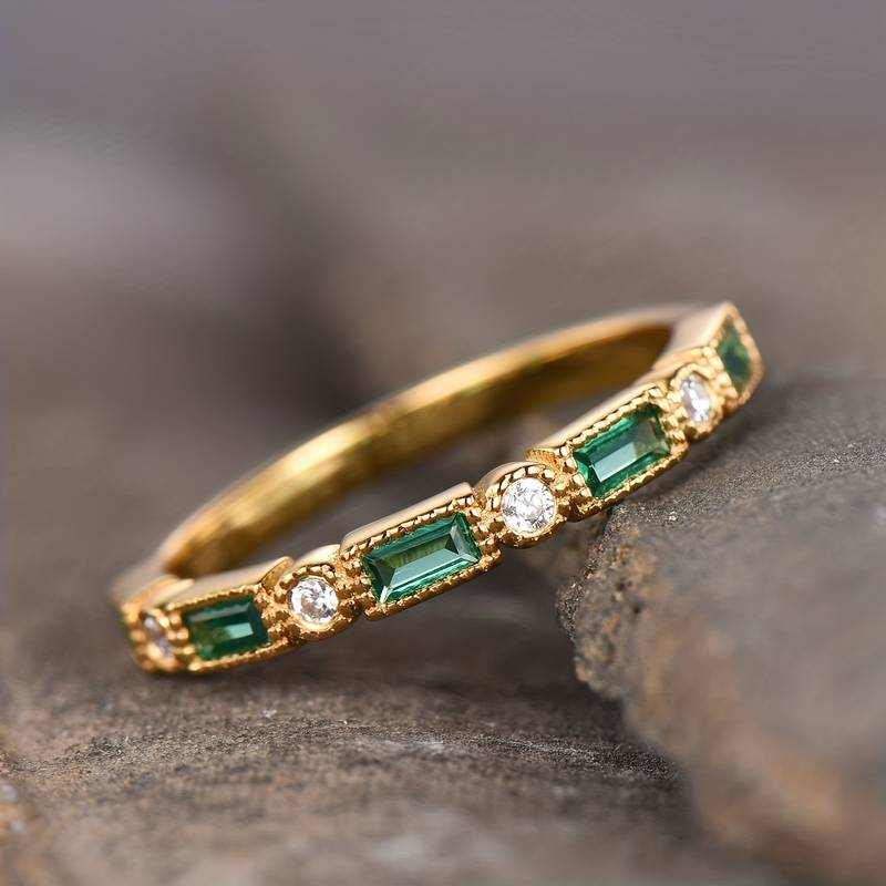 Fabiana - Bague en or avec incrustation de zircone verte 