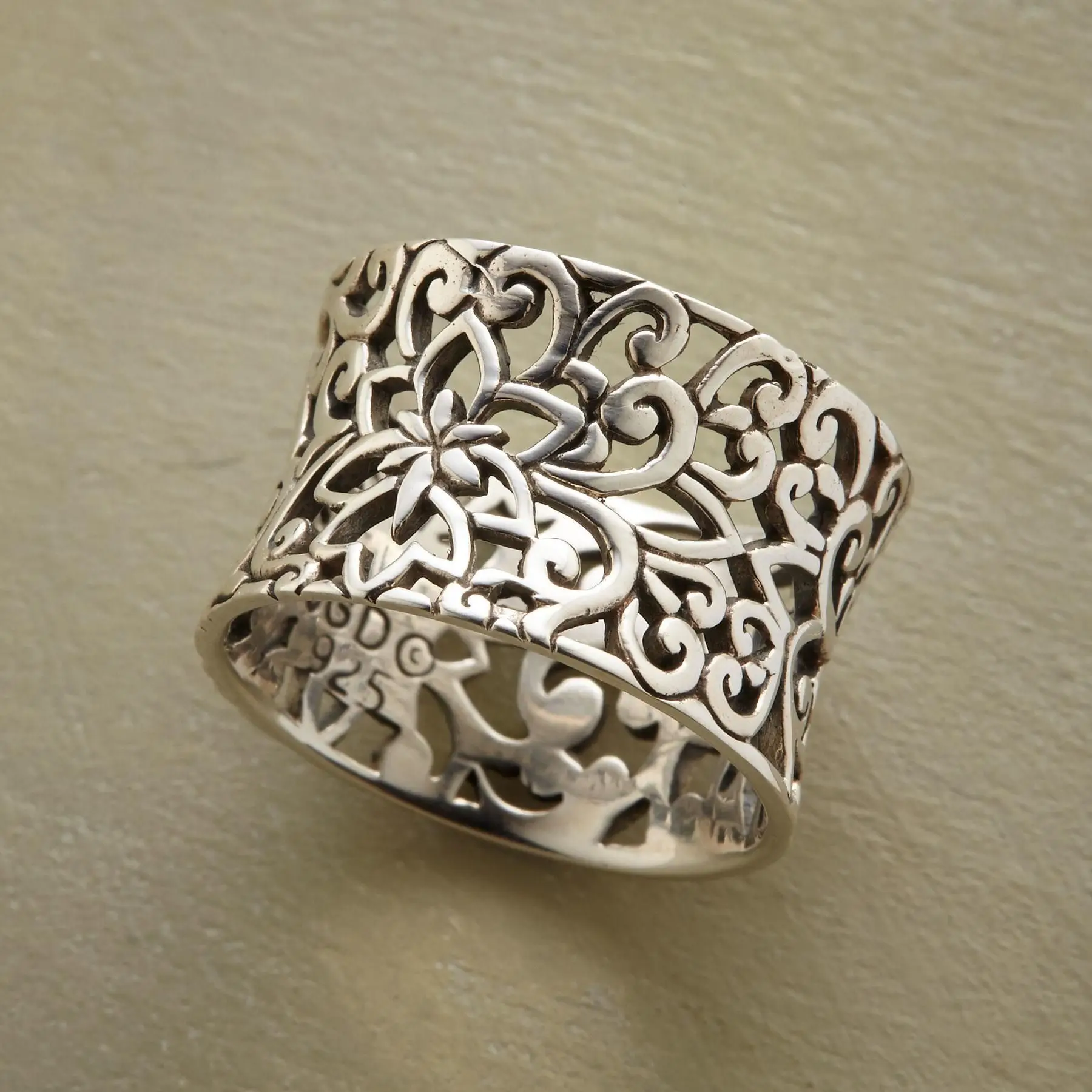 Carolina - Bague vintage en argent avec espace creux 