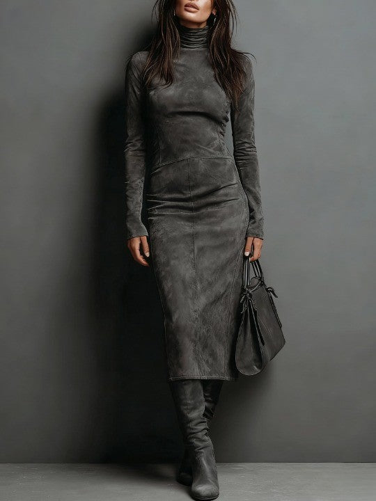 Robe midi en daim à col montant et manches longues