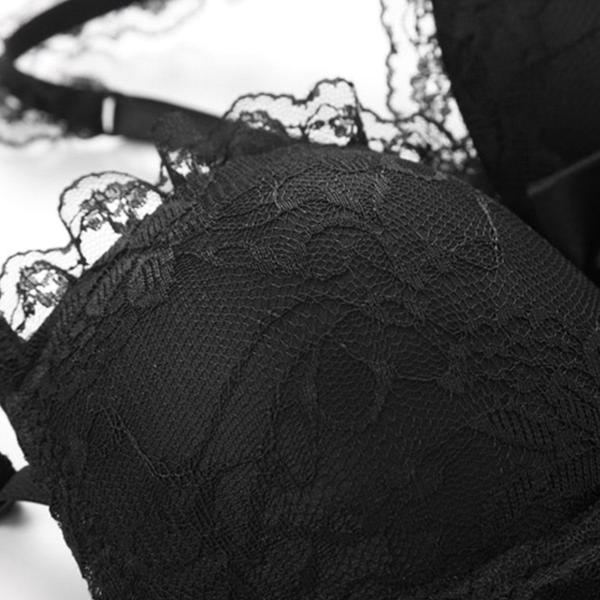ENSEMBLE CORSET EN DENTELLE JOSÉPHINE