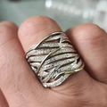Bague torsadée élégante à plusieurs niveaux