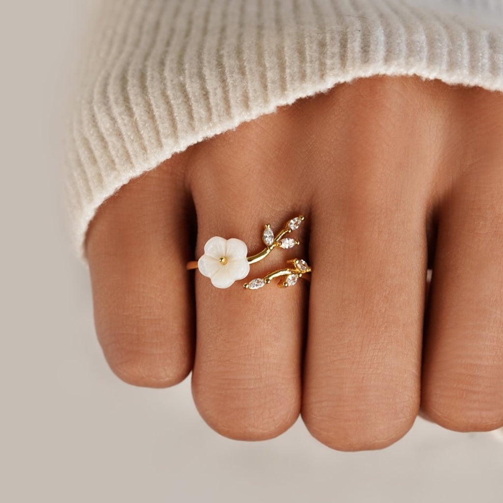 Estela - Bague ornée de fleurs blanches