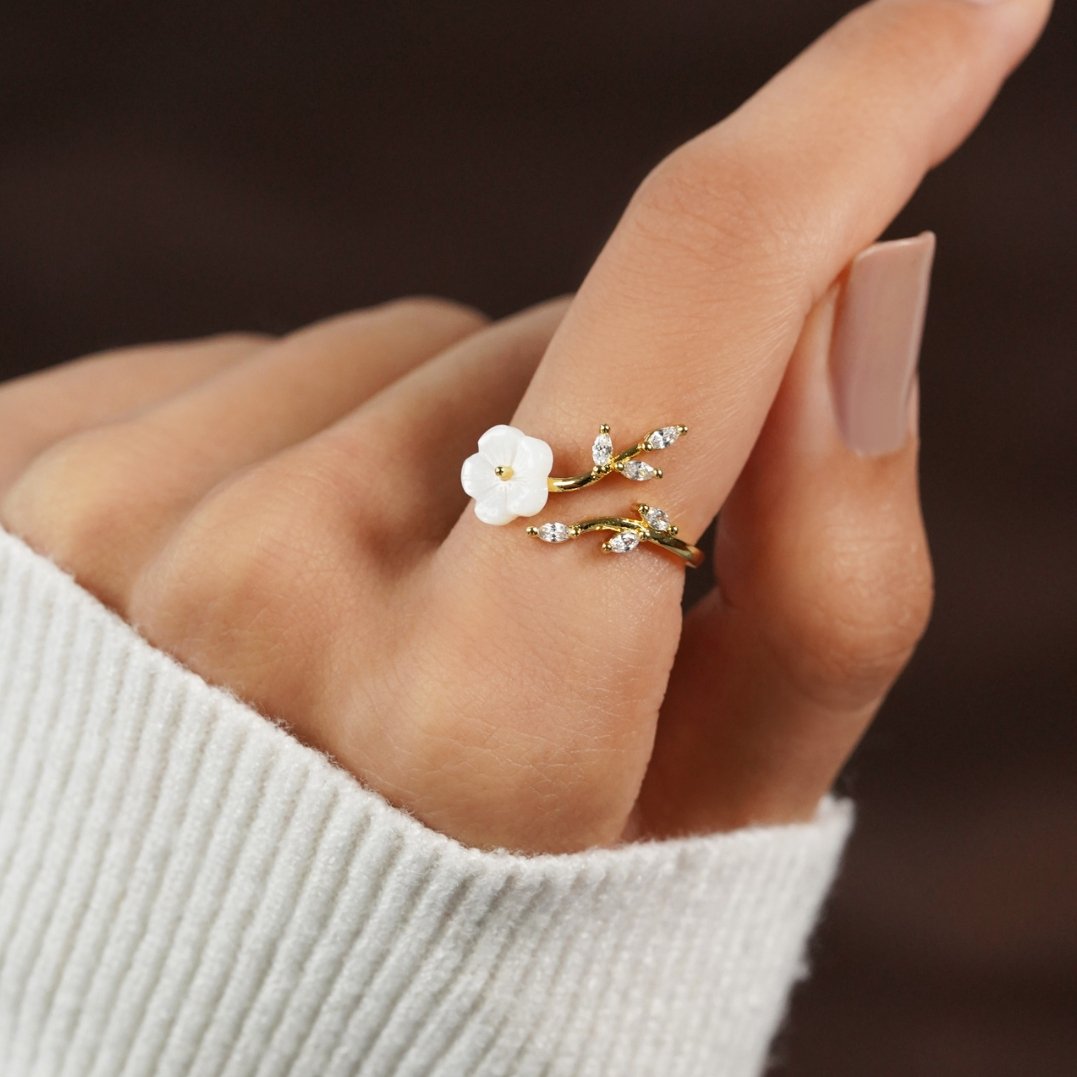 Estela - Bague ornée de fleurs blanches