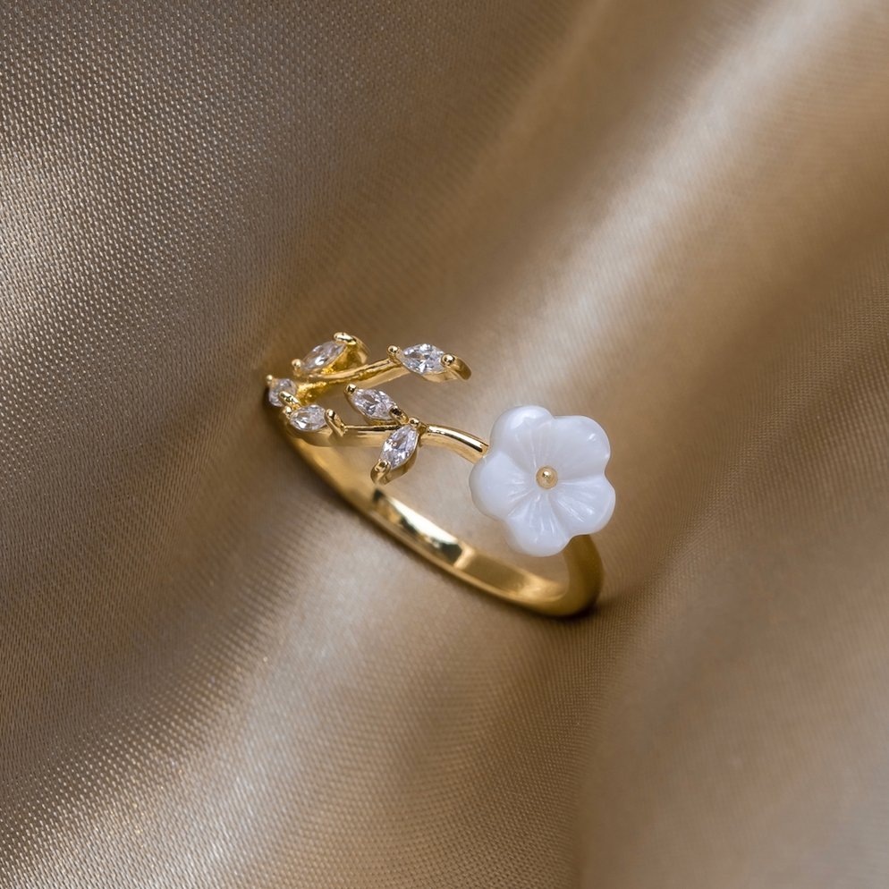 Estela - Bague ornée de fleurs blanches