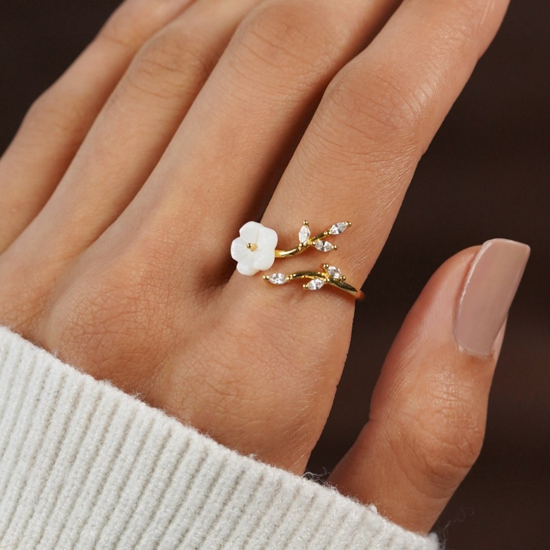Estela - Bague ornée de fleurs blanches